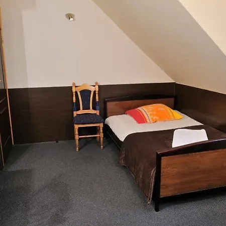 Dworek Staropolski ホテル *