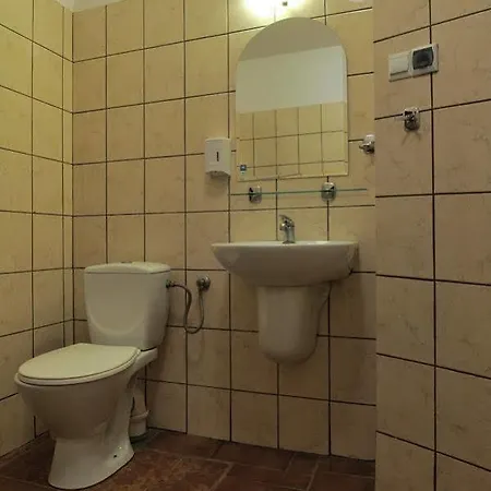 מלון Dworek Staropolski *