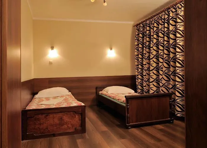 Dworek Staropolski Отель Познань