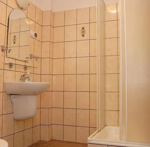 Отель Dworek Staropolski *