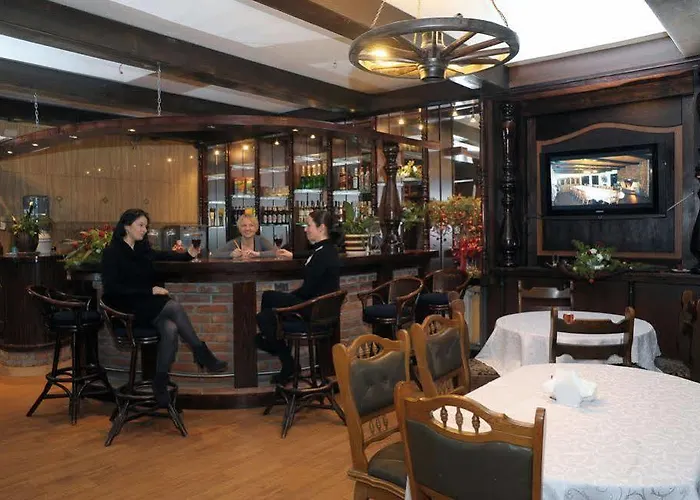 Dworek Staropolski * Познань